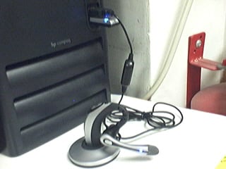 Plantronics USB-510 charging base and Bluetooth dongle